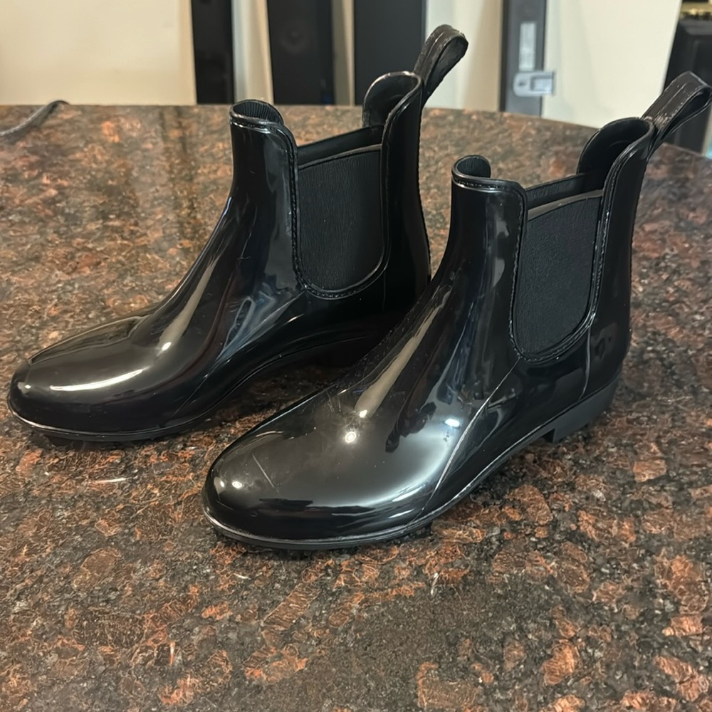Storm by Cougar Women’s Chelsea Patent Leather  Boots